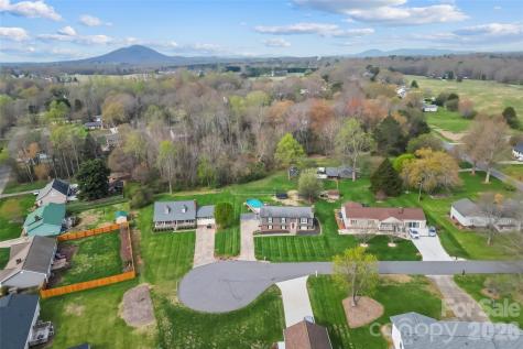 1757 Castlewood Court Hickory NC 28602