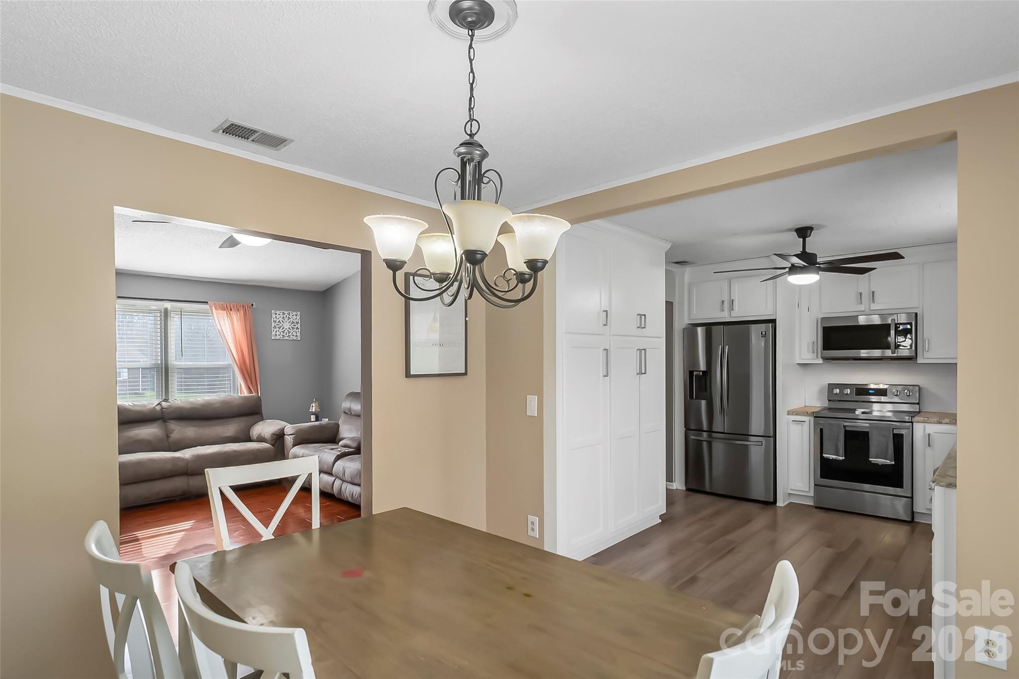 1757 Castlewood Court Hickory NC 28602