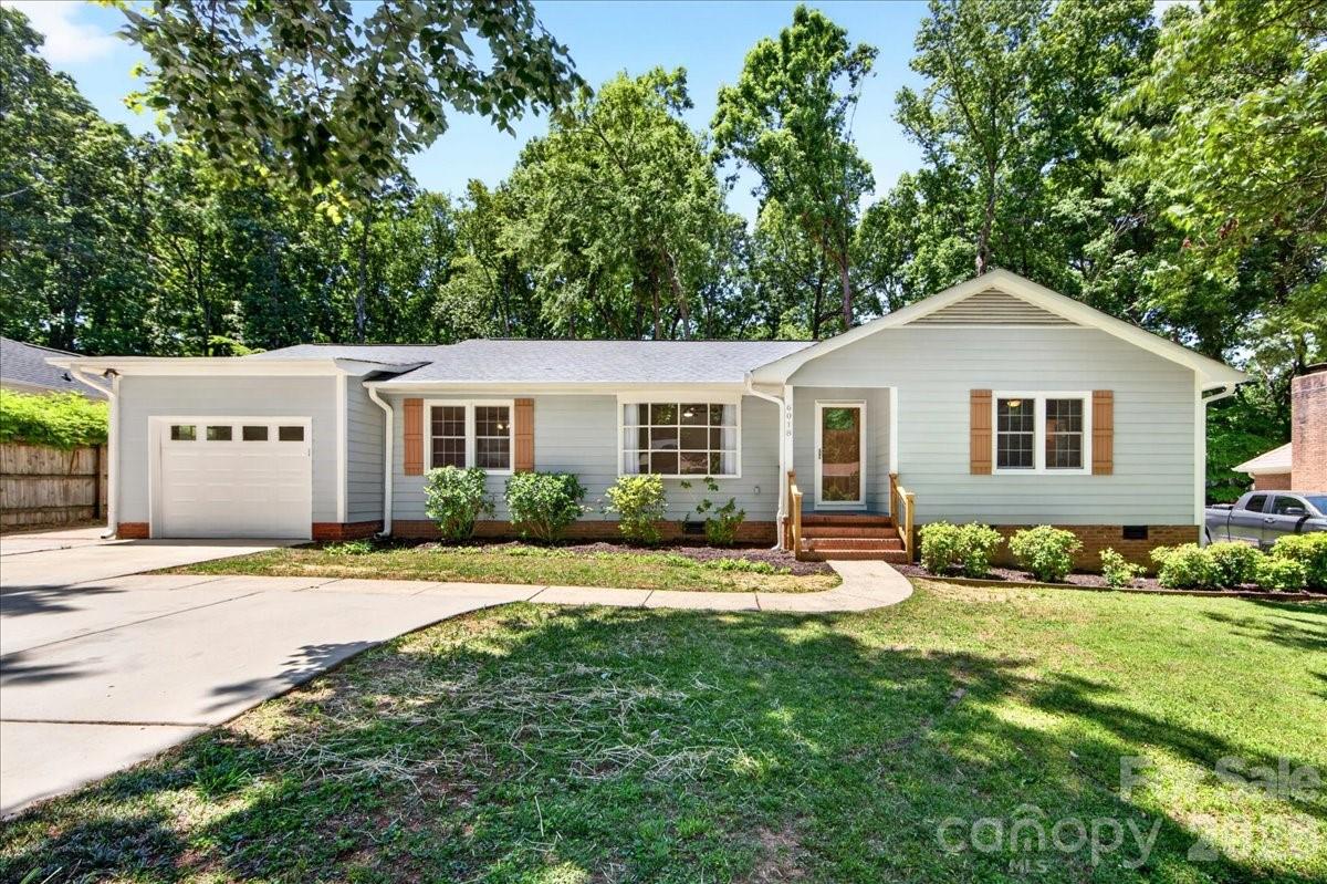 6018 Donegal Drive Charlotte NC 28212