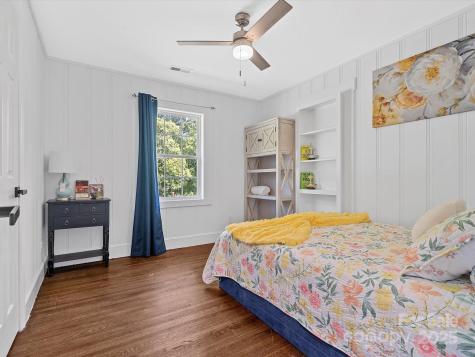 2633 Old North Sharon Amity Road Charlotte NC 28205