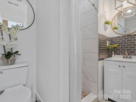 2633 Old North Sharon Amity Road Charlotte NC 28205