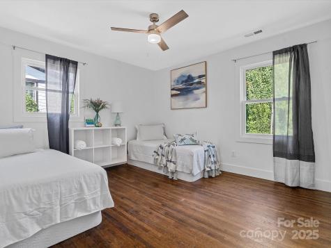 2633 Old North Sharon Amity Road Charlotte NC 28205