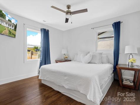 2633 Old North Sharon Amity Road Charlotte NC 28205