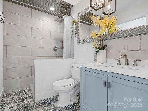 2633 Old North Sharon Amity Road Charlotte NC 28205