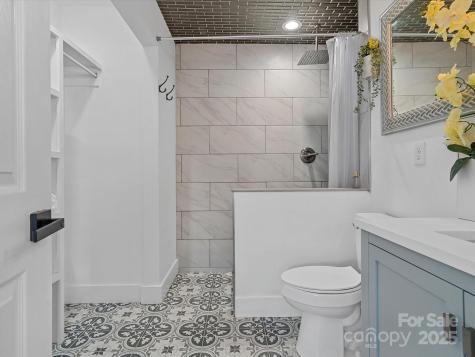 2633 Old North Sharon Amity Road Charlotte NC 28205