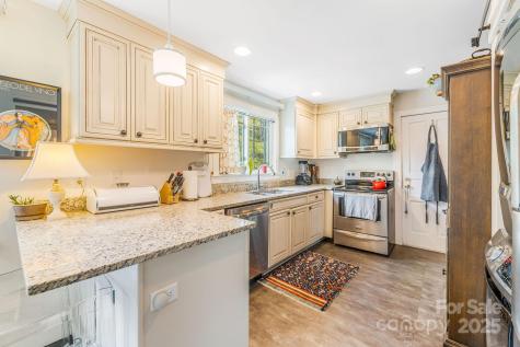 6 Craggy Circle Asheville NC 28803