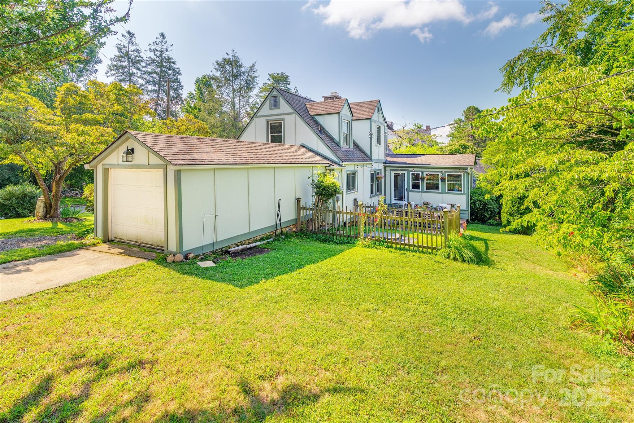 6 Craggy Circle Asheville NC 28803