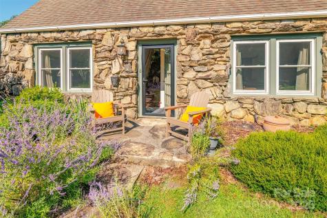 6 Craggy Circle Asheville NC 28803