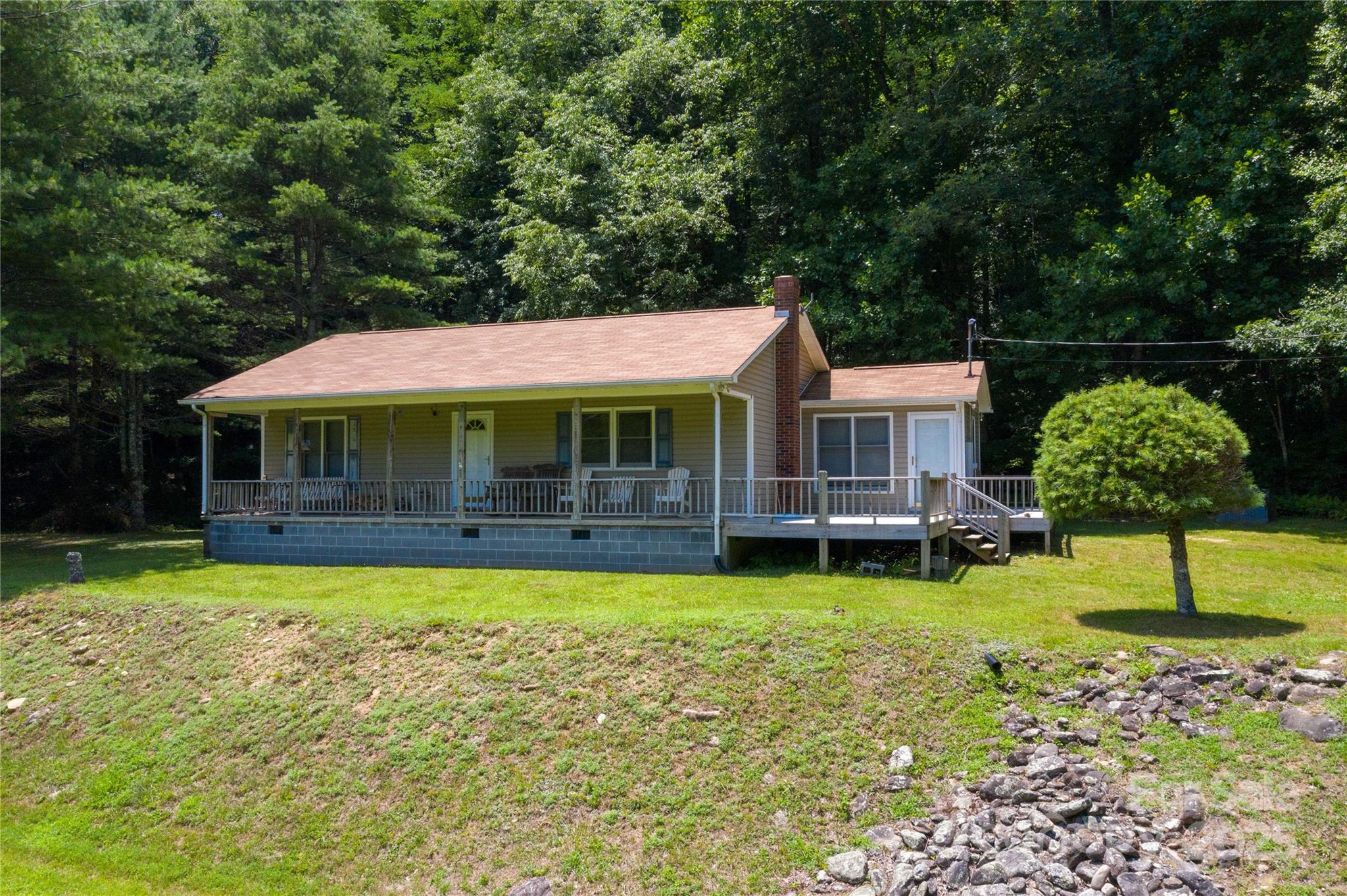 1220 Rock Creek Road Burnsville NC 28714