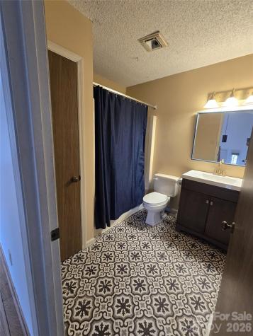 8 Shadywood Circle Asheville NC 28803