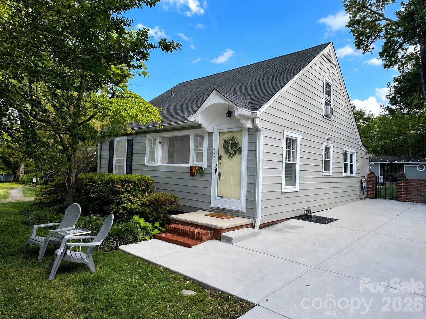 36 20th Avenue NE Hickory NC 28601