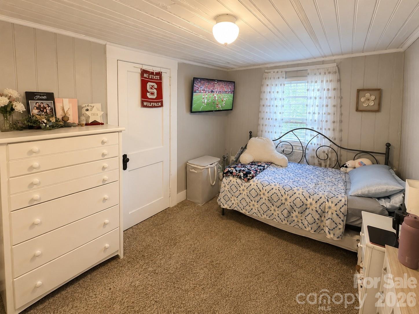 36 20th Avenue NE Hickory NC 28601
