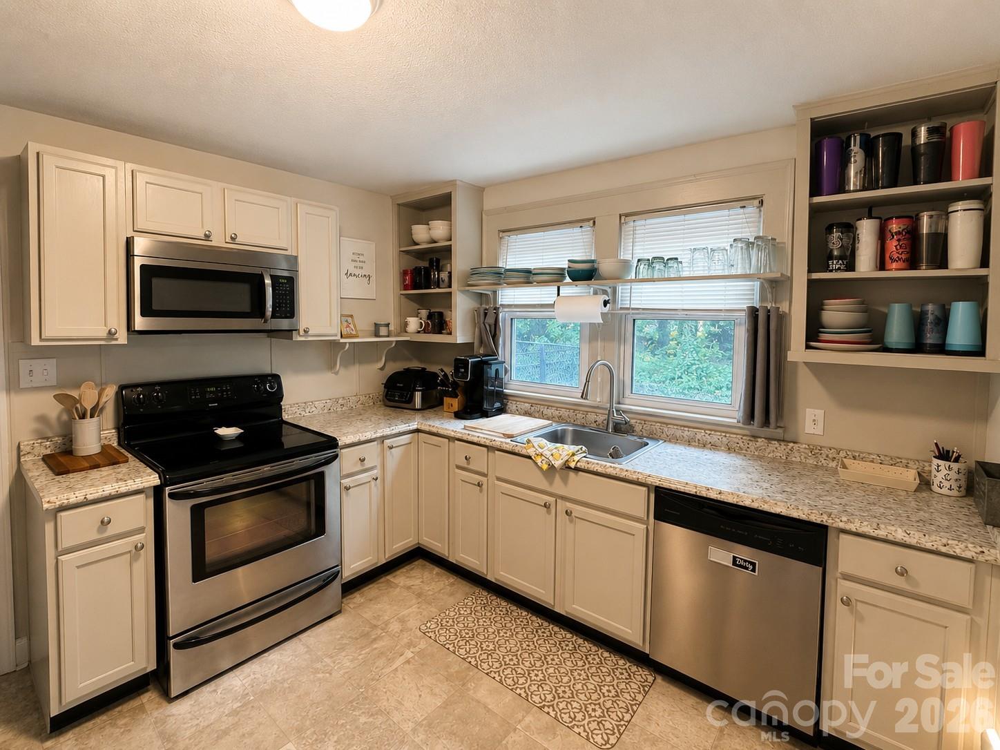 36 20th Avenue NE Hickory NC 28601