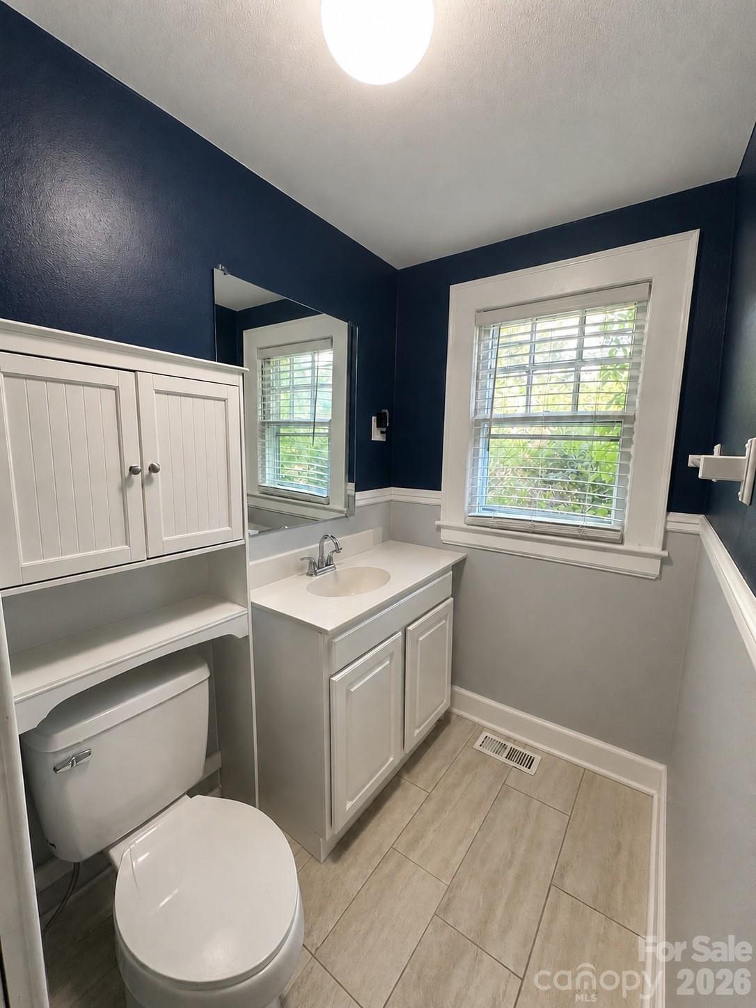 36 20th Avenue NE Hickory NC 28601