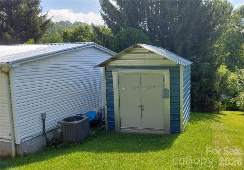 46 Larkspur Lane Canton NC 28716