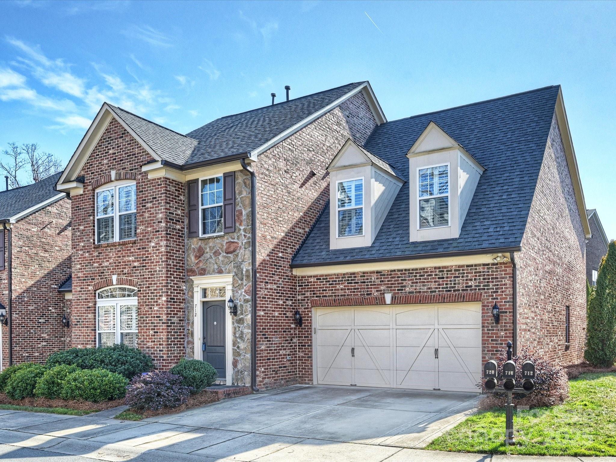 712 English Tudor Lane Charlotte NC 28211
