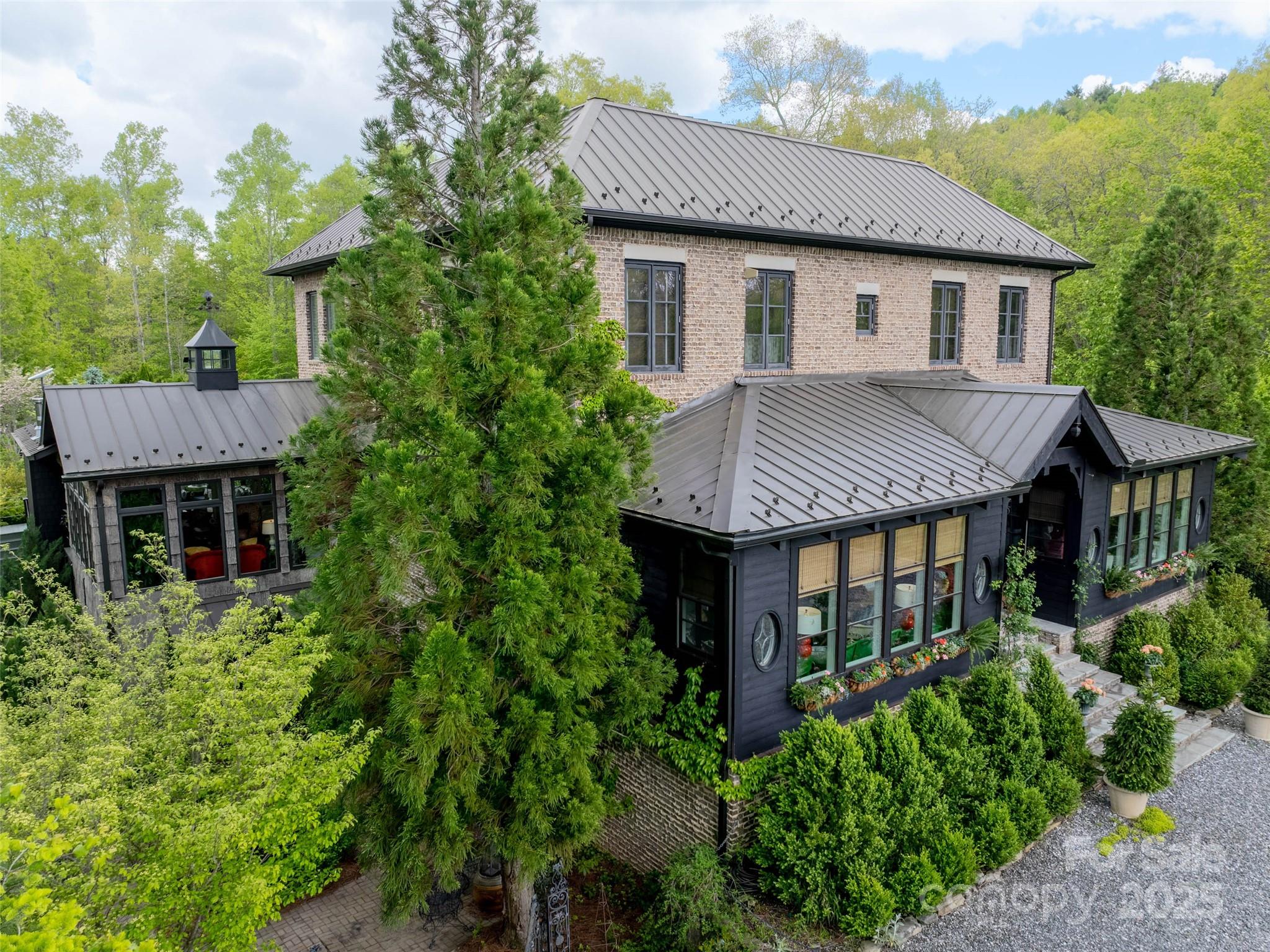13084 Canada Road Tuckasegee NC 28783