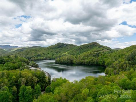 13084 Canada Road Tuckasegee NC 28783