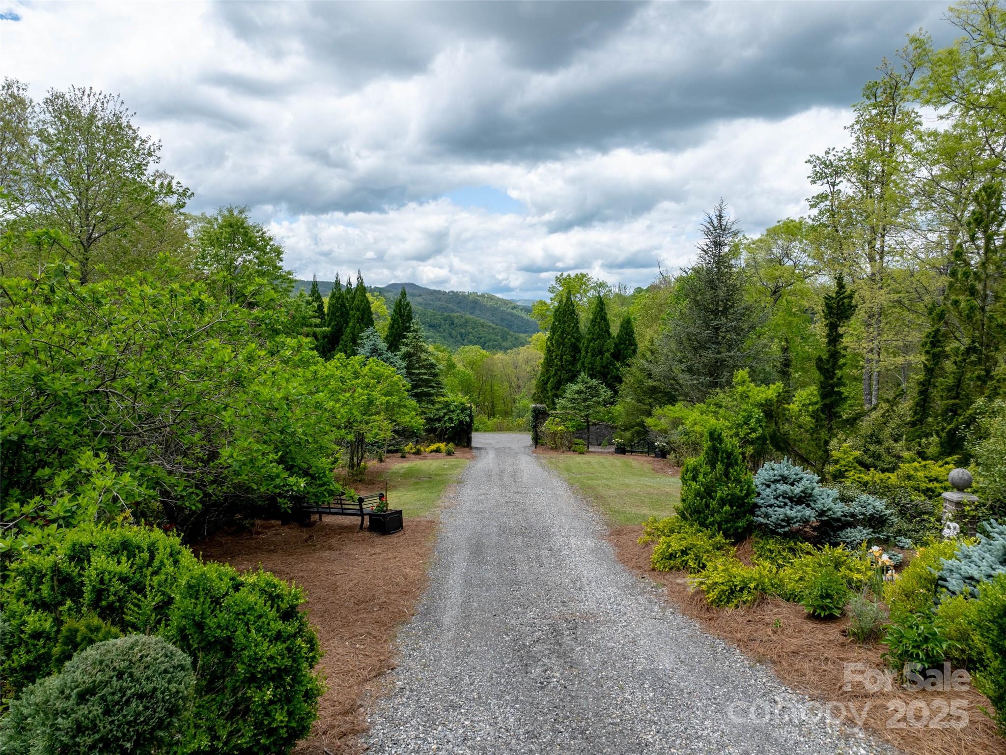 13084 Canada Road Tuckasegee NC 28783