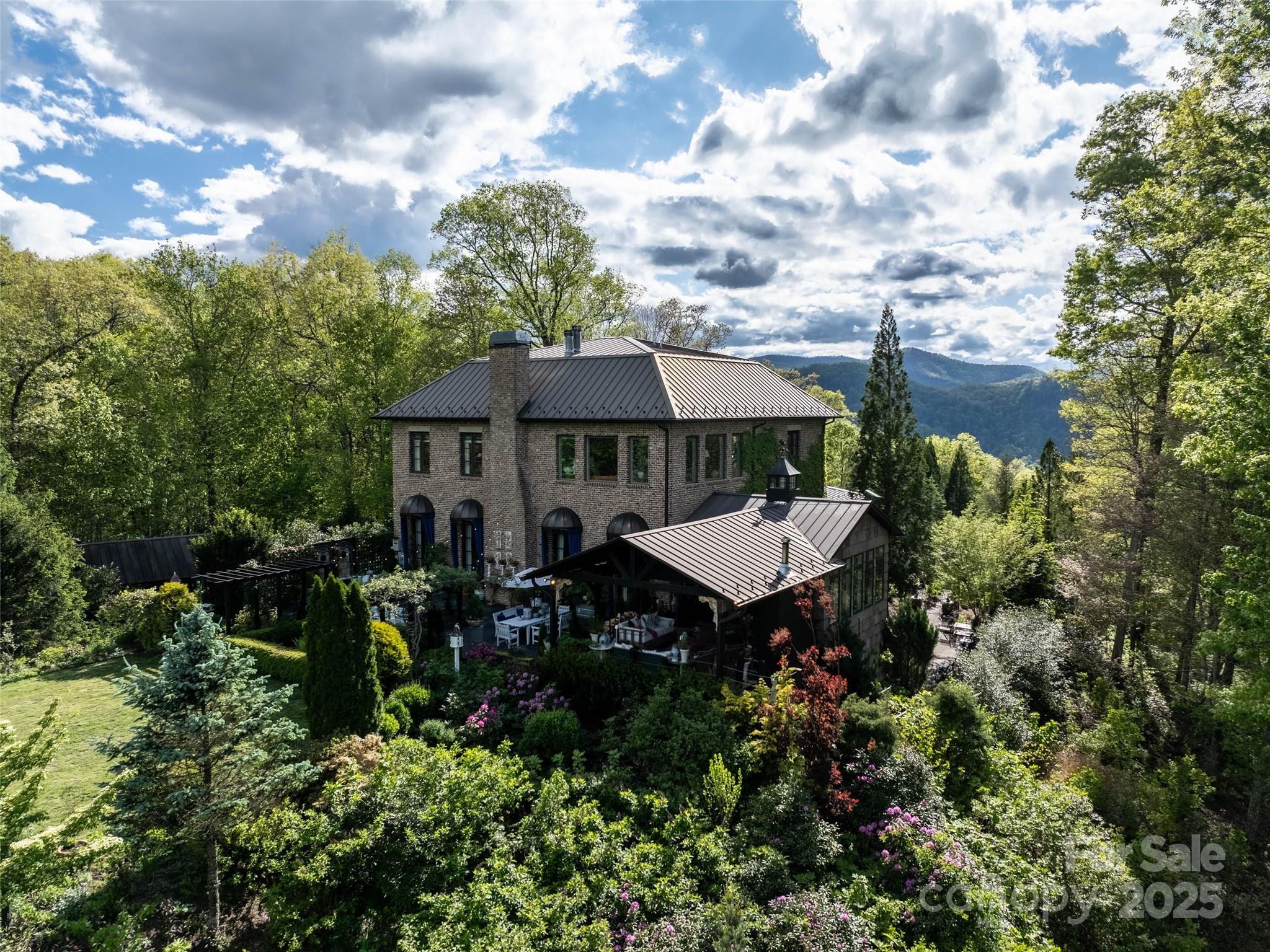 13084 Canada Road Tuckasegee NC 28783