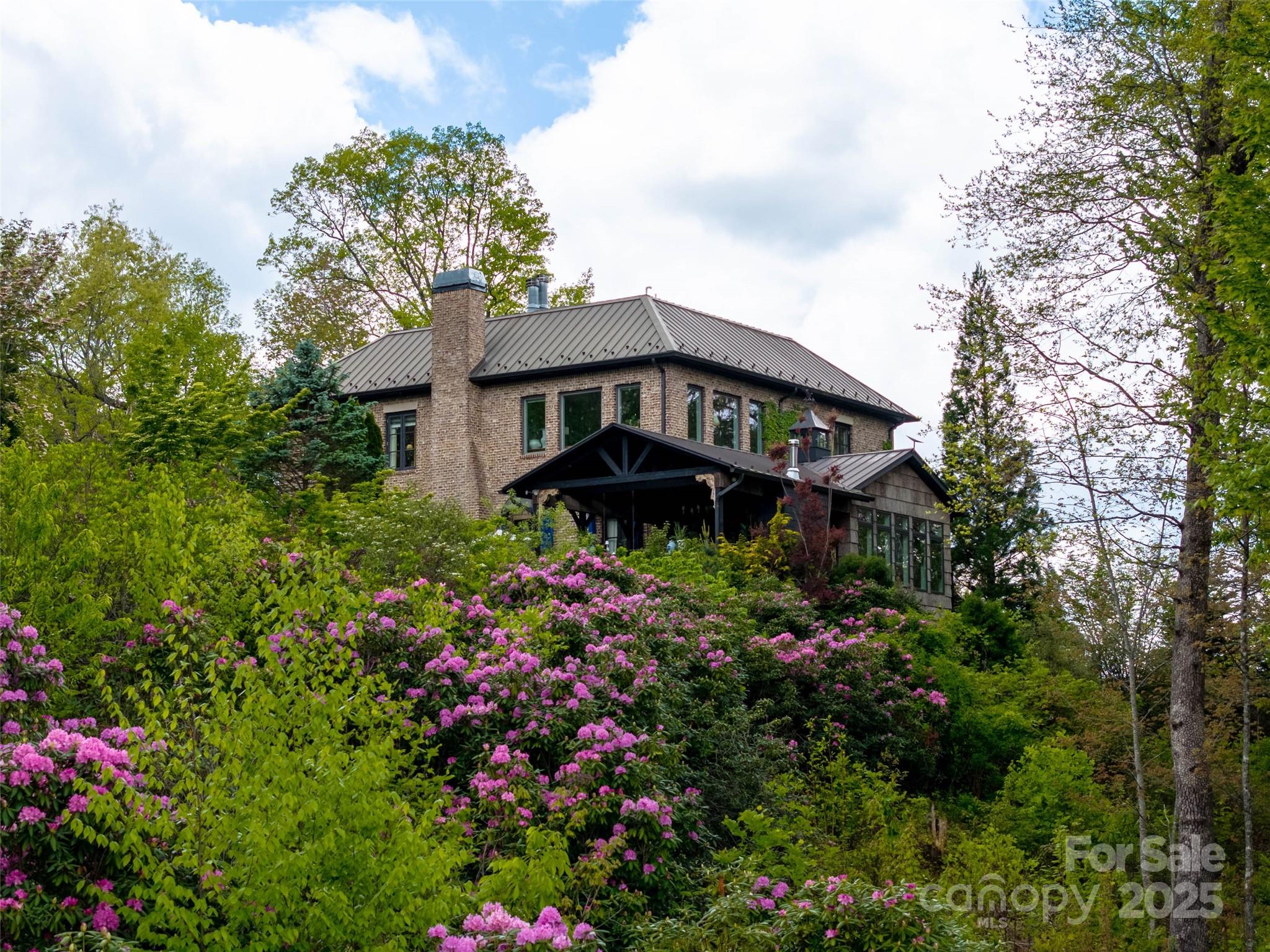 13084 Canada Road Tuckasegee NC 28783