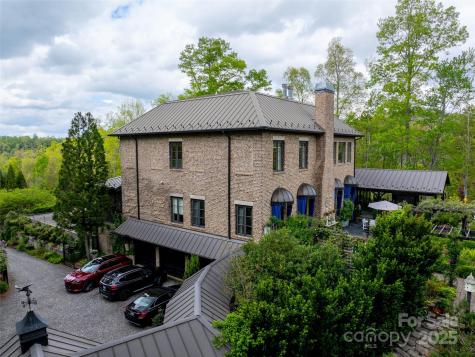 13084 Canada Road Tuckasegee NC 28783