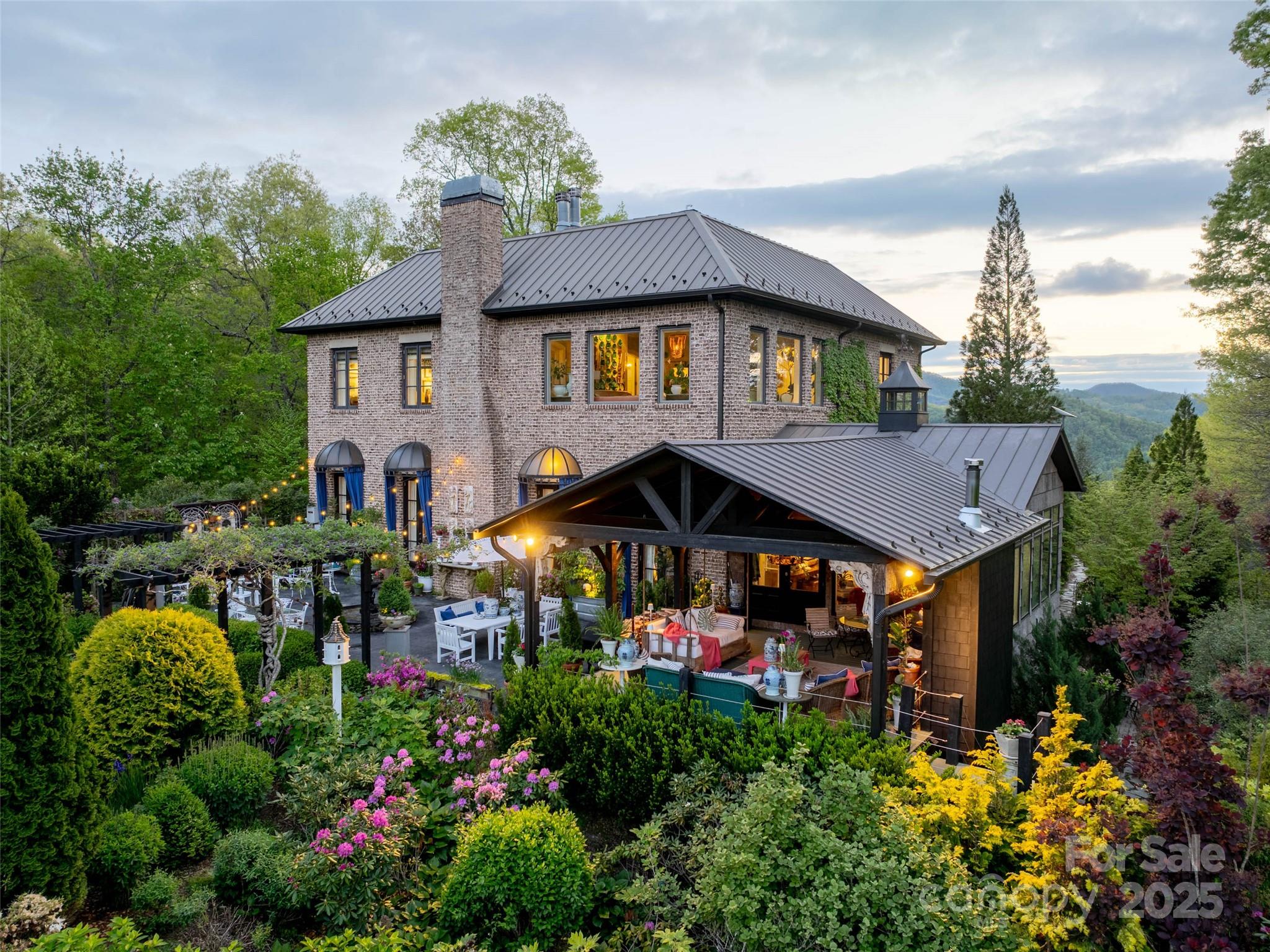 13084 Canada Road Tuckasegee NC 28783