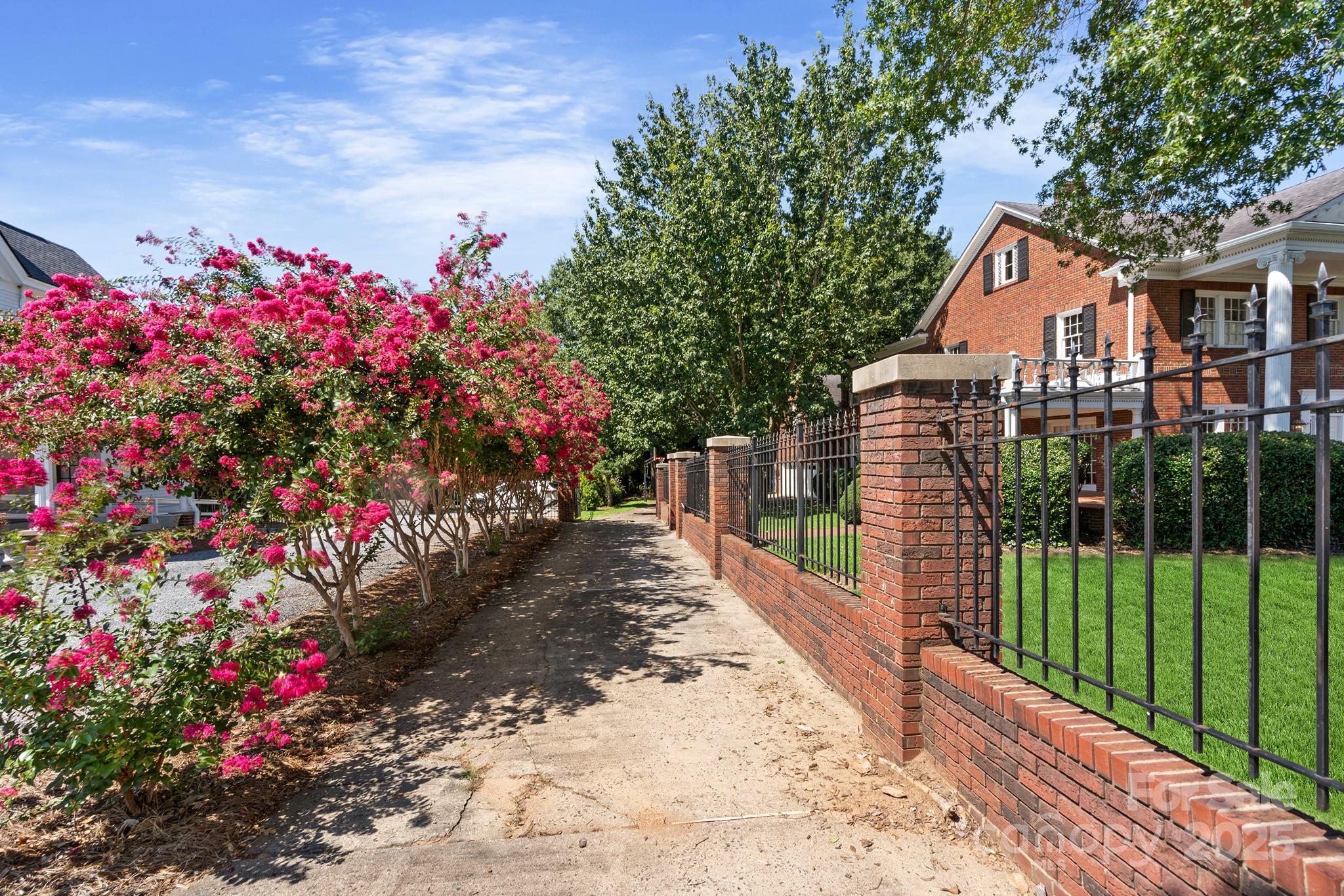 127 N Main Street Belmont NC 28012