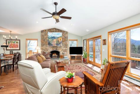 25 New Morning Place Leicester NC 28748