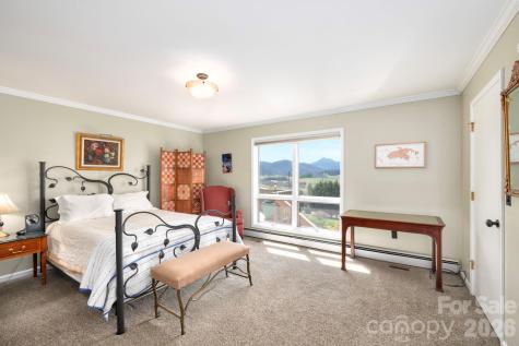 25 New Morning Place Leicester NC 28748