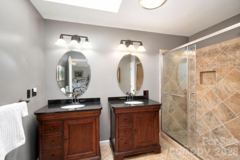 25 New Morning Place Leicester NC 28748
