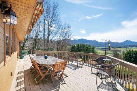 25 New Morning Place Leicester NC 28748