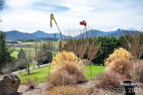 25 New Morning Place Leicester NC 28748