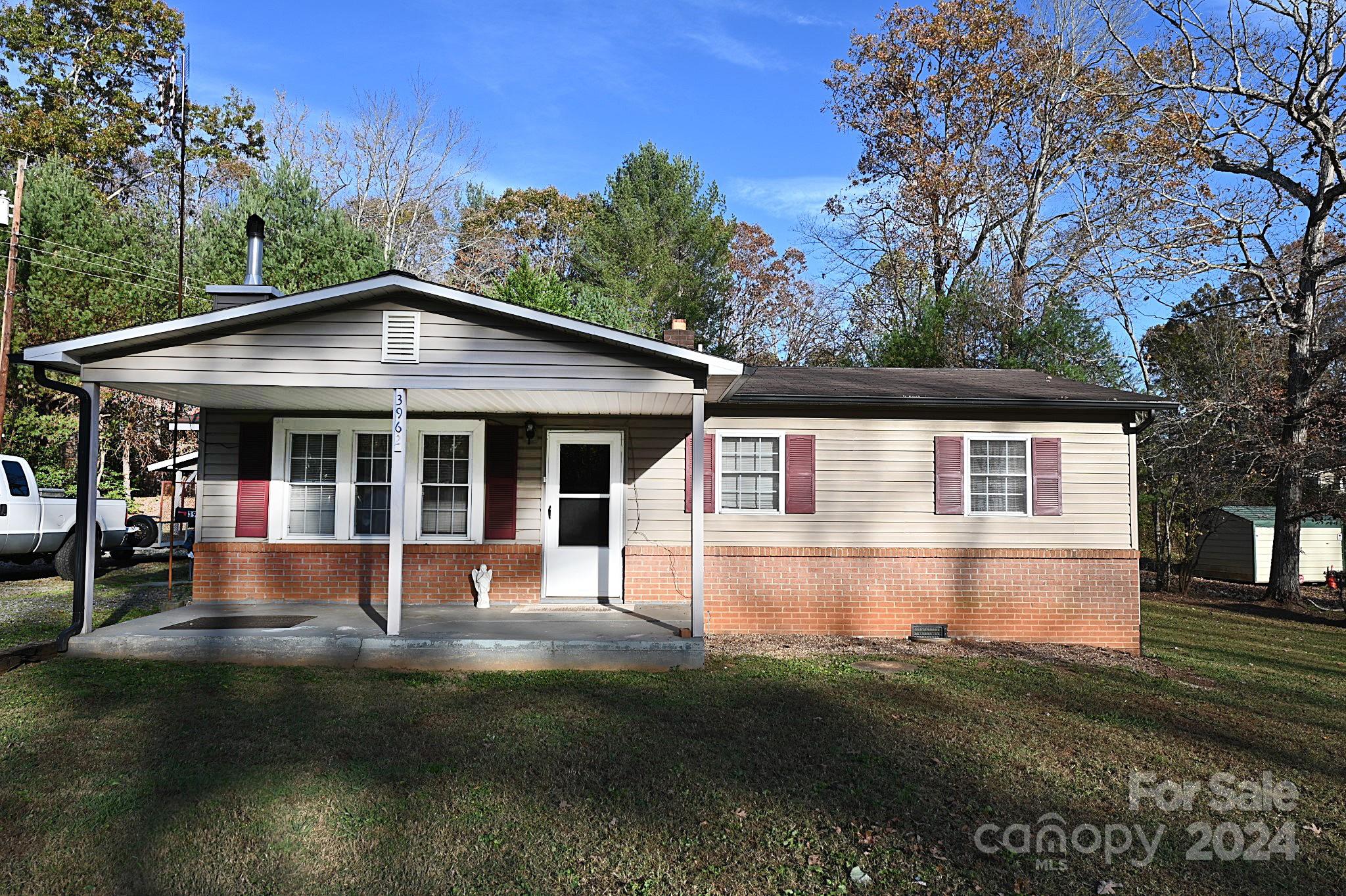 3962 Smokey Creek Road Lenoir NC 28645