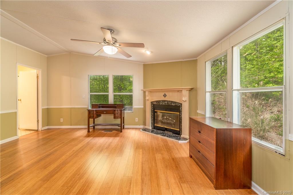 16 Libby Drive Weaverville NC 28787