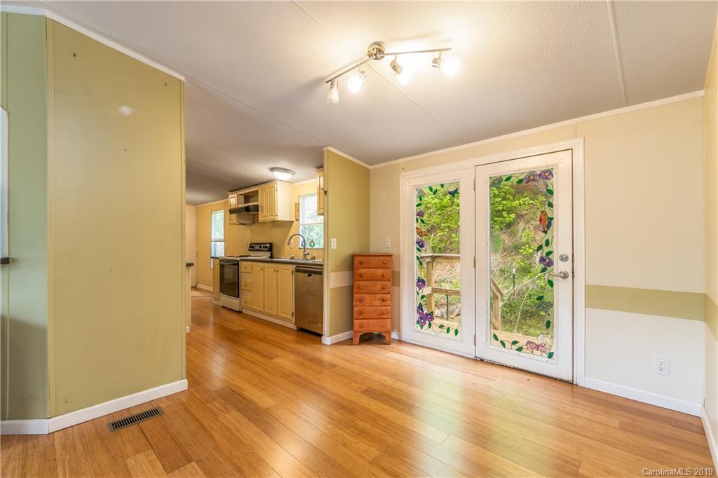 16 Libby Drive Weaverville NC 28787