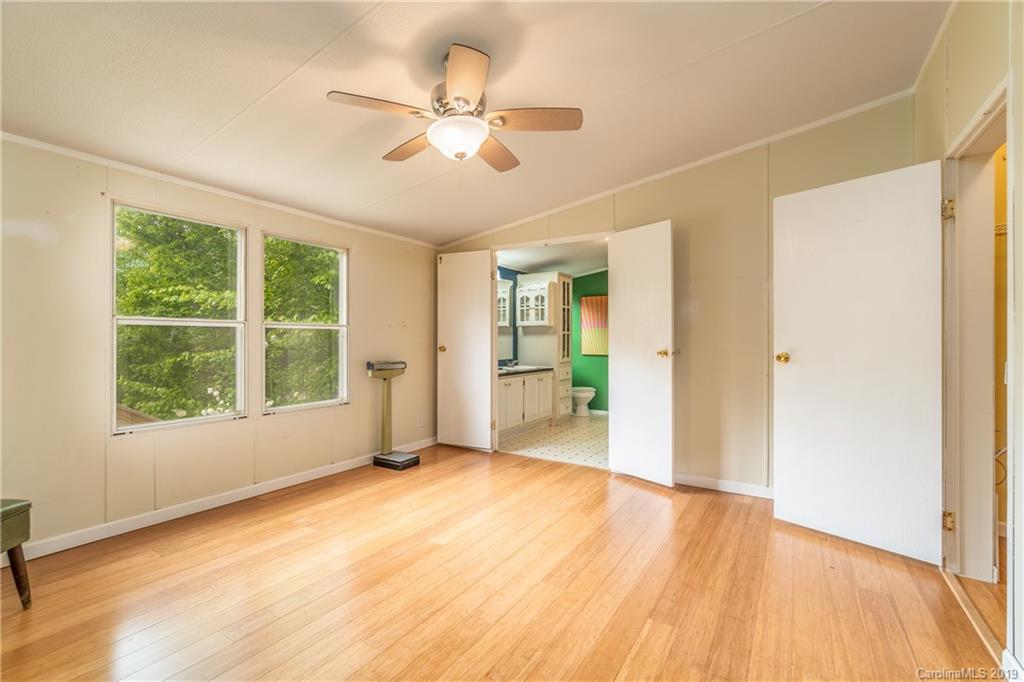 16 Libby Drive Weaverville NC 28787