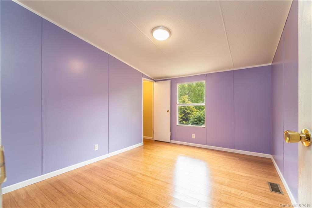 16 Libby Drive Weaverville NC 28787