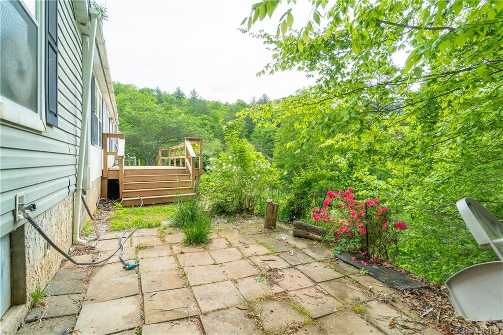16 Libby Drive Weaverville NC 28787