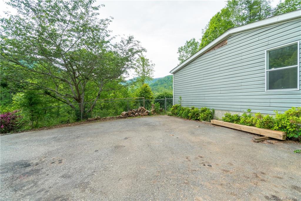 16 Libby Drive Weaverville NC 28787
