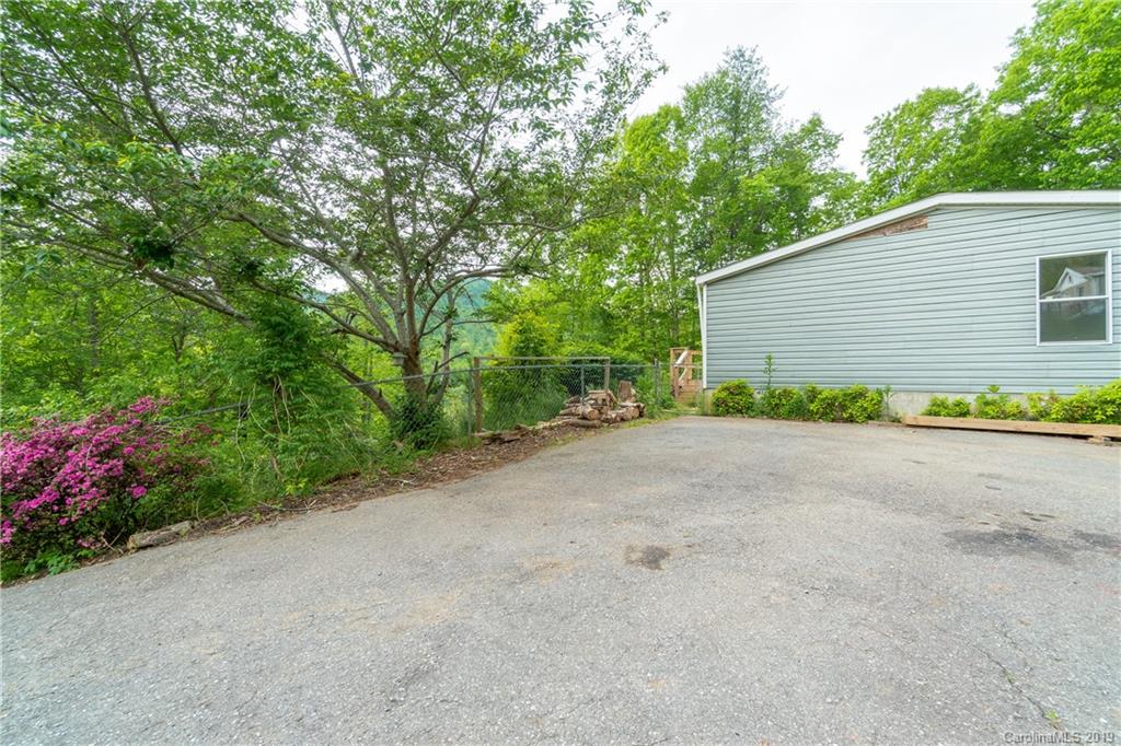 16 Libby Drive Weaverville NC 28787