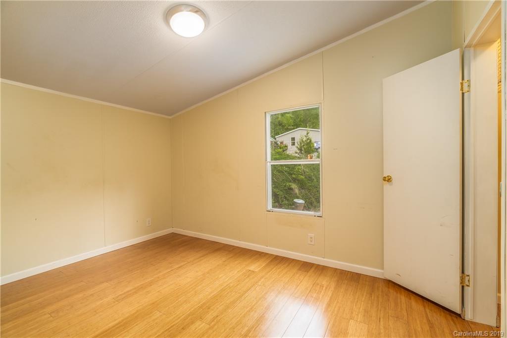 16 Libby Drive Weaverville NC 28787