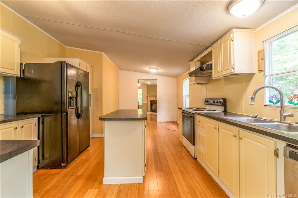 16 Libby Drive Weaverville NC 28787