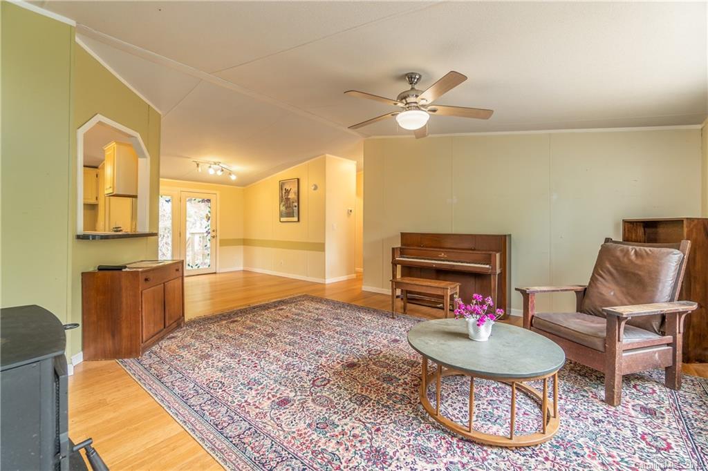 16 Libby Drive Weaverville NC 28787