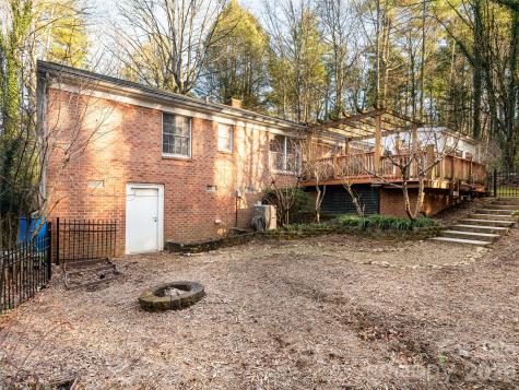100 Wolf Shoals Drive Hendersonville NC 28739