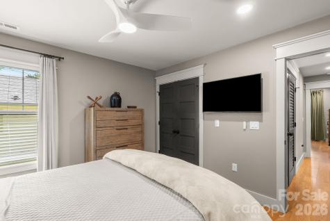 7 Acona Lane Asheville NC 28803