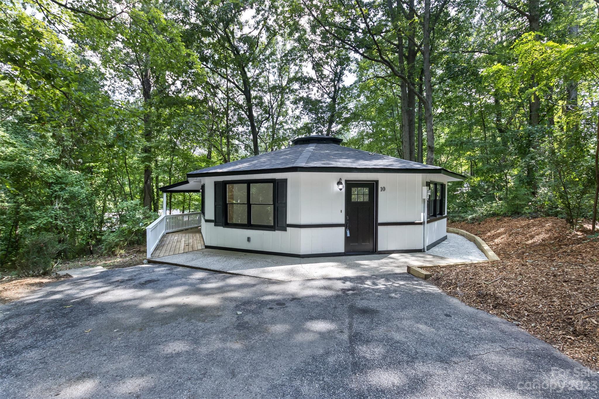 10 Donothan Drive Arden NC 28704