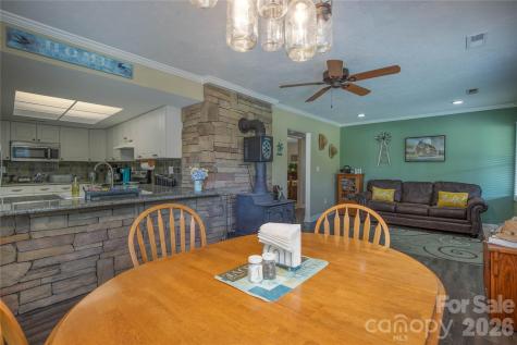 84 Sheets Farm Road Bakersville NC 28705