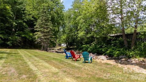 84 Sheets Farm Road Bakersville NC 28705