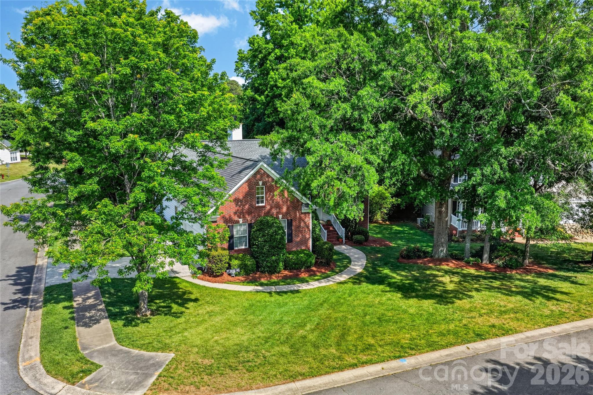 1918 Weighmont Court Charlotte NC 28227
